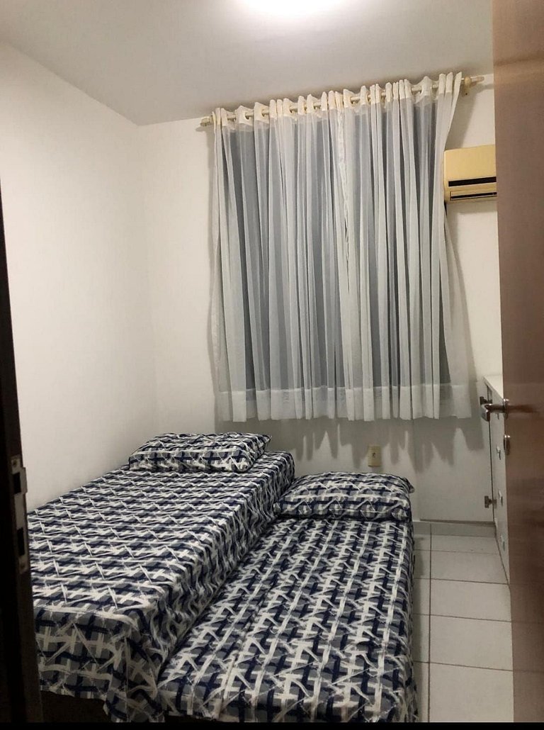 Apartamento confortável há poucos metros da praia.