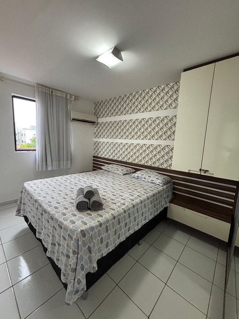 Apartamento confortável há poucos metros da praia.