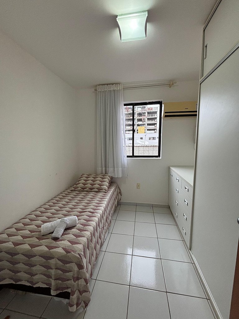 Apartamento confortável há poucos metros da praia.