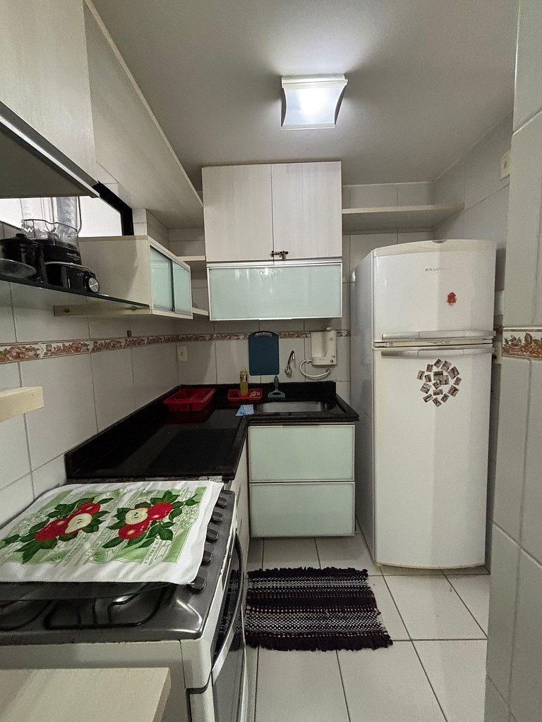 Apartamento confortável há poucos metros da praia.