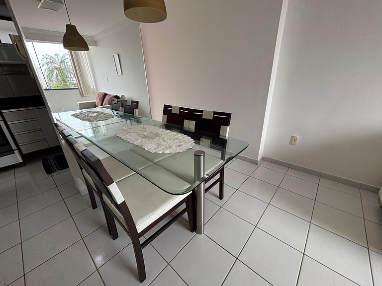 Apartamento confortável há poucos metros da praia.