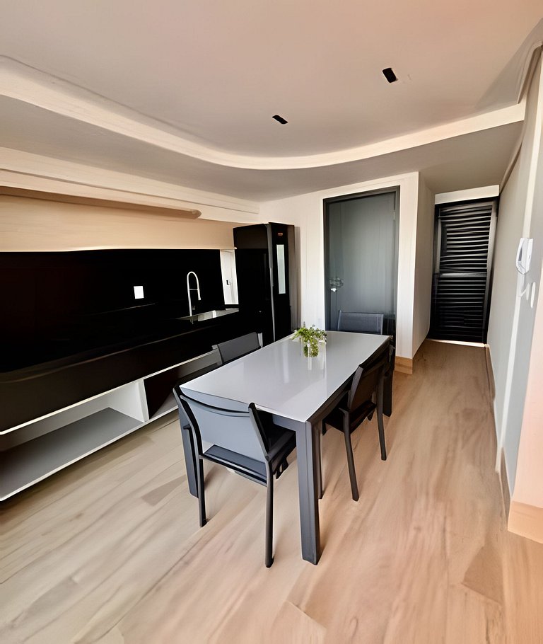 Studio espaçoso e confortável a 100m da praia