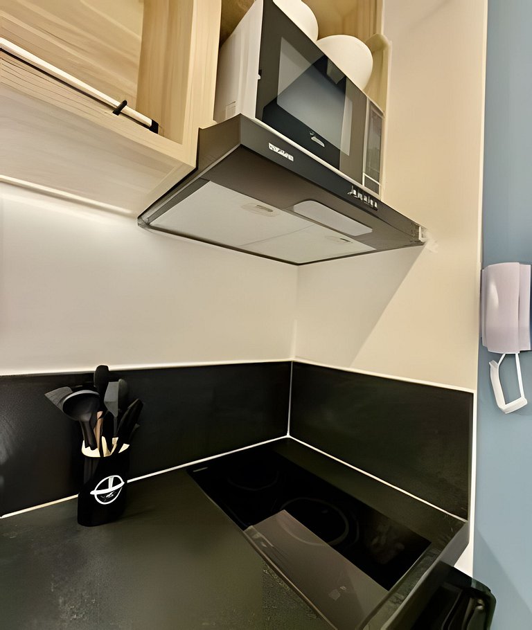 Studio espaçoso e confortável a 100m da praia