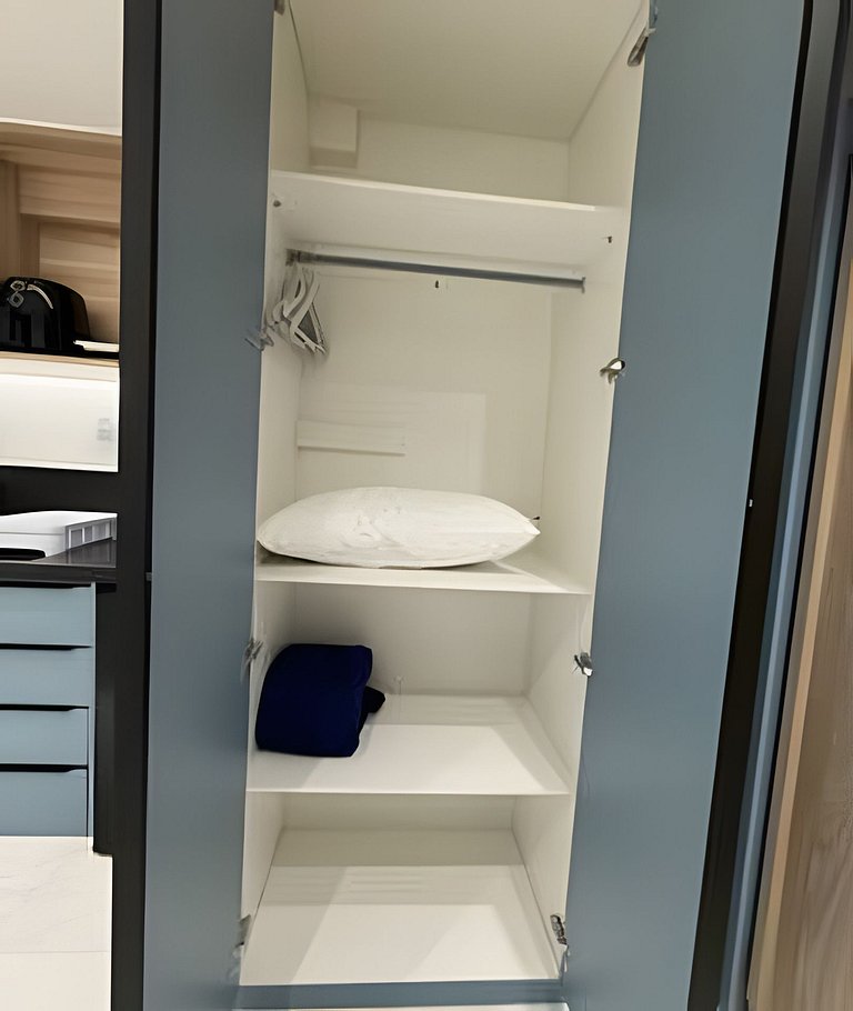 Studio espaçoso e confortável a 100m da praia